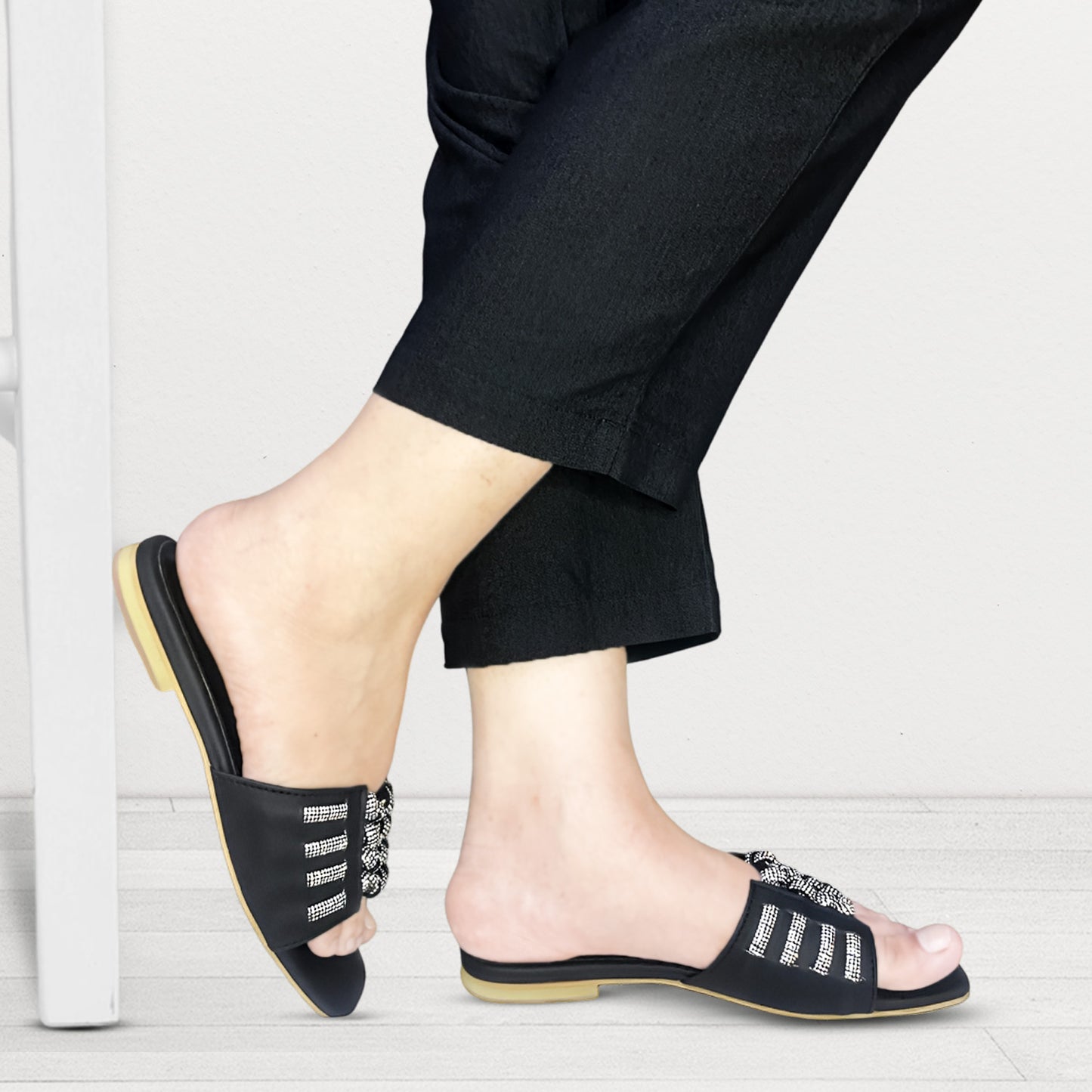BELLA FLAT SLIPPER - BLACK