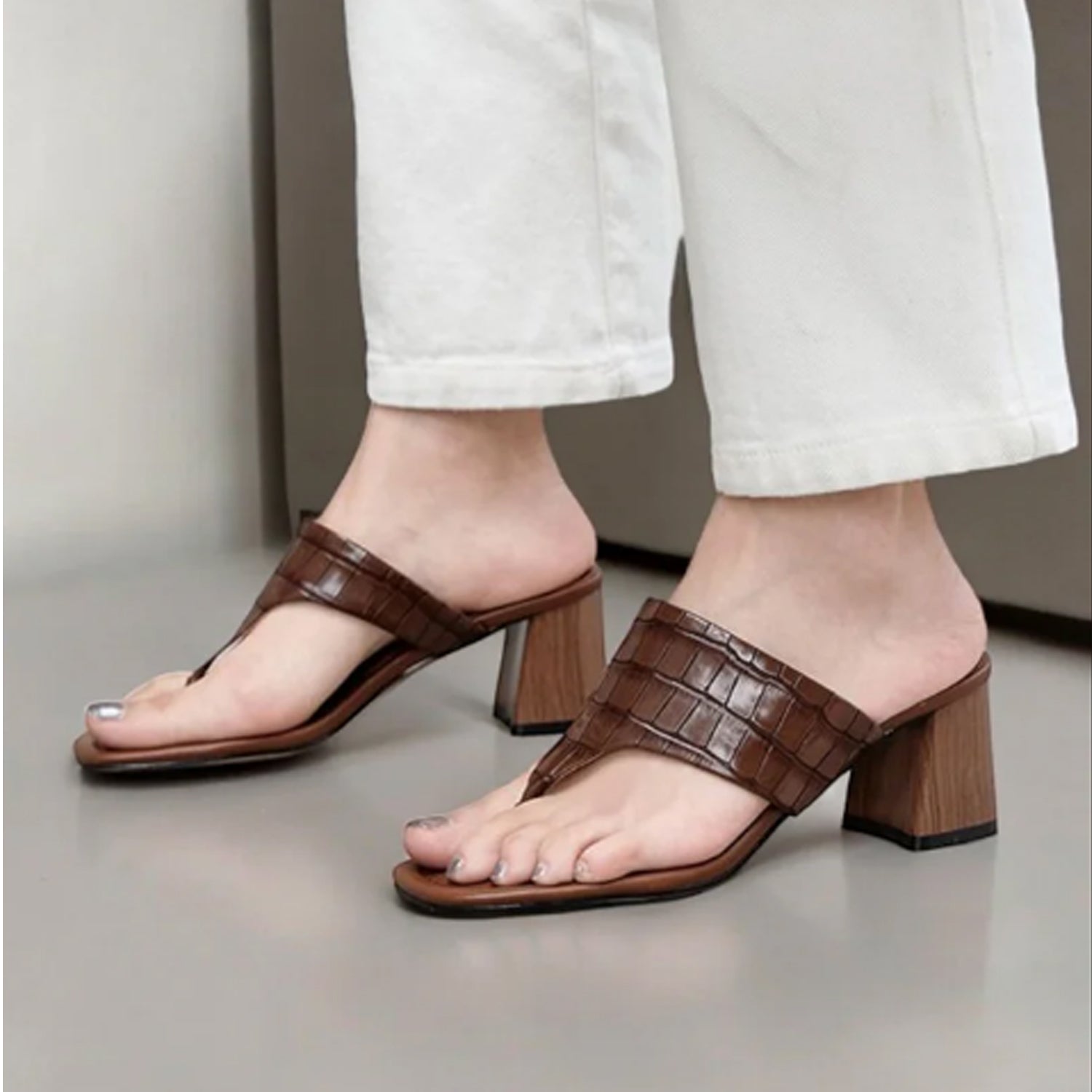 BROWN BLOCK HEEL SLIPPER - Finsha Shoes