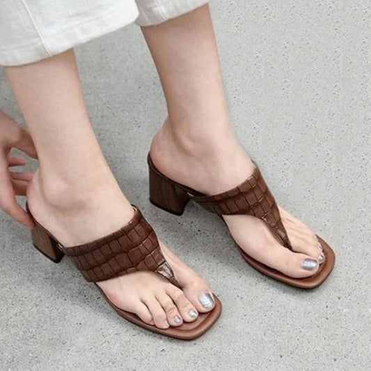 BROWN BLOCK HEEL SLIPPER