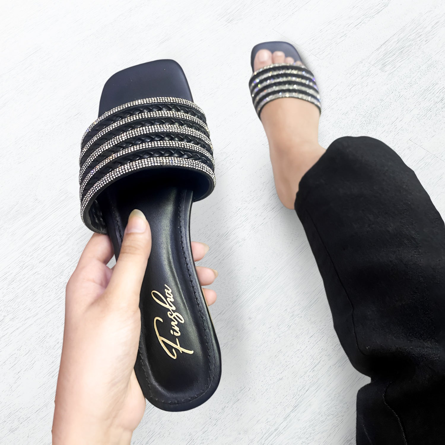 LYDIA SLIPPER - Finsha Shoes
